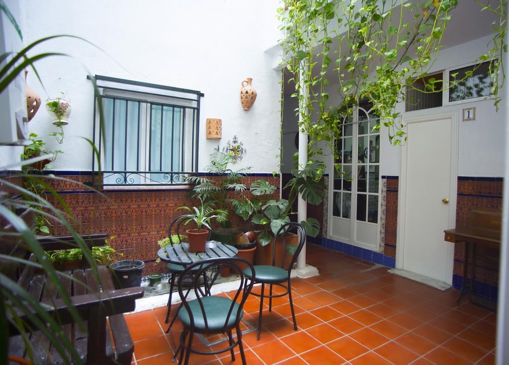 Pensión Santa María La Blanca 2*