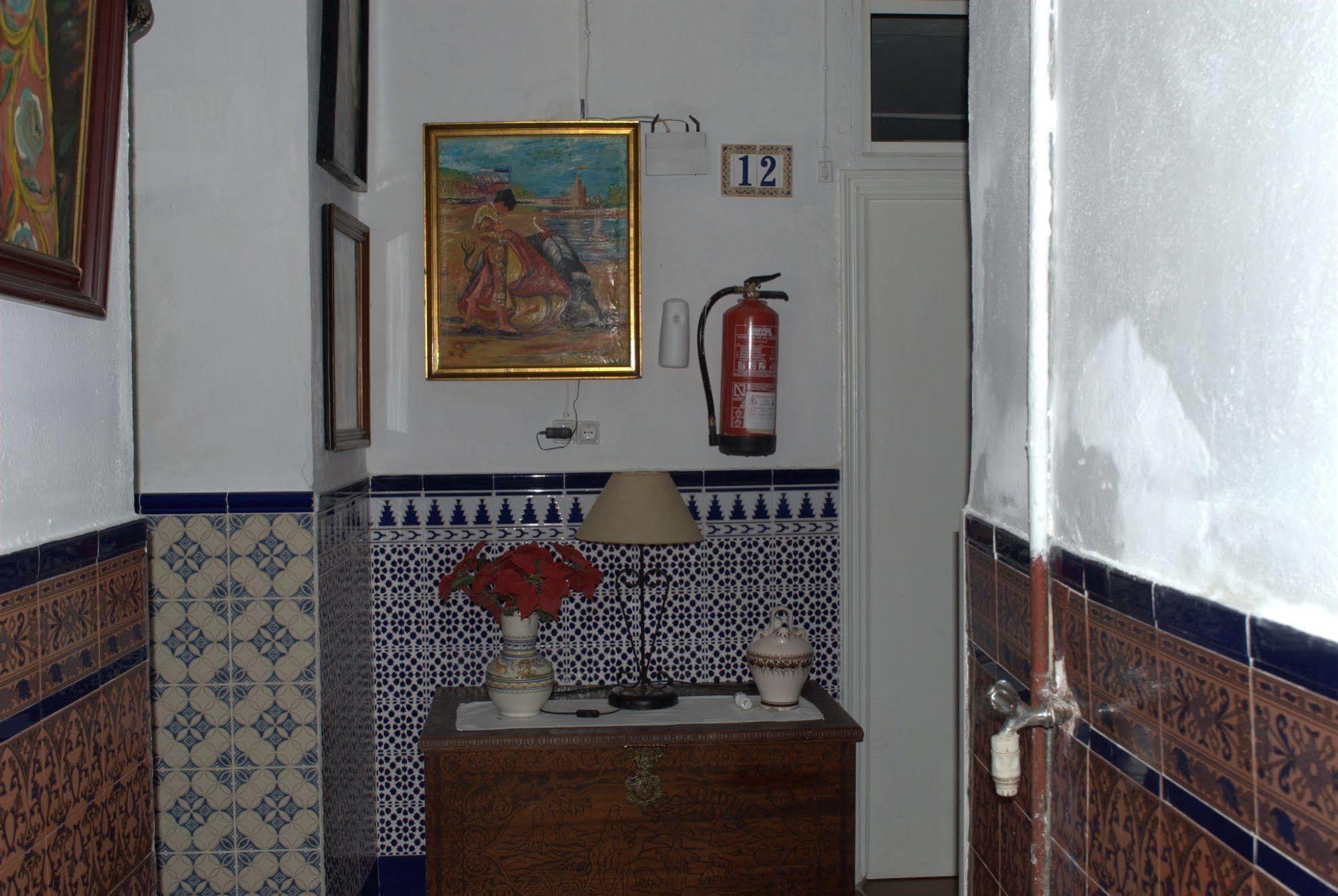 Pensión Santa María La Blanca 2*